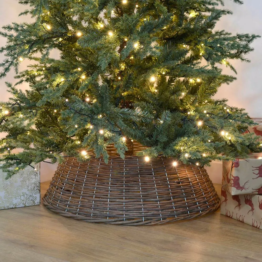 67cm Traditional Woven Willow Christmas Tree Skirt Base