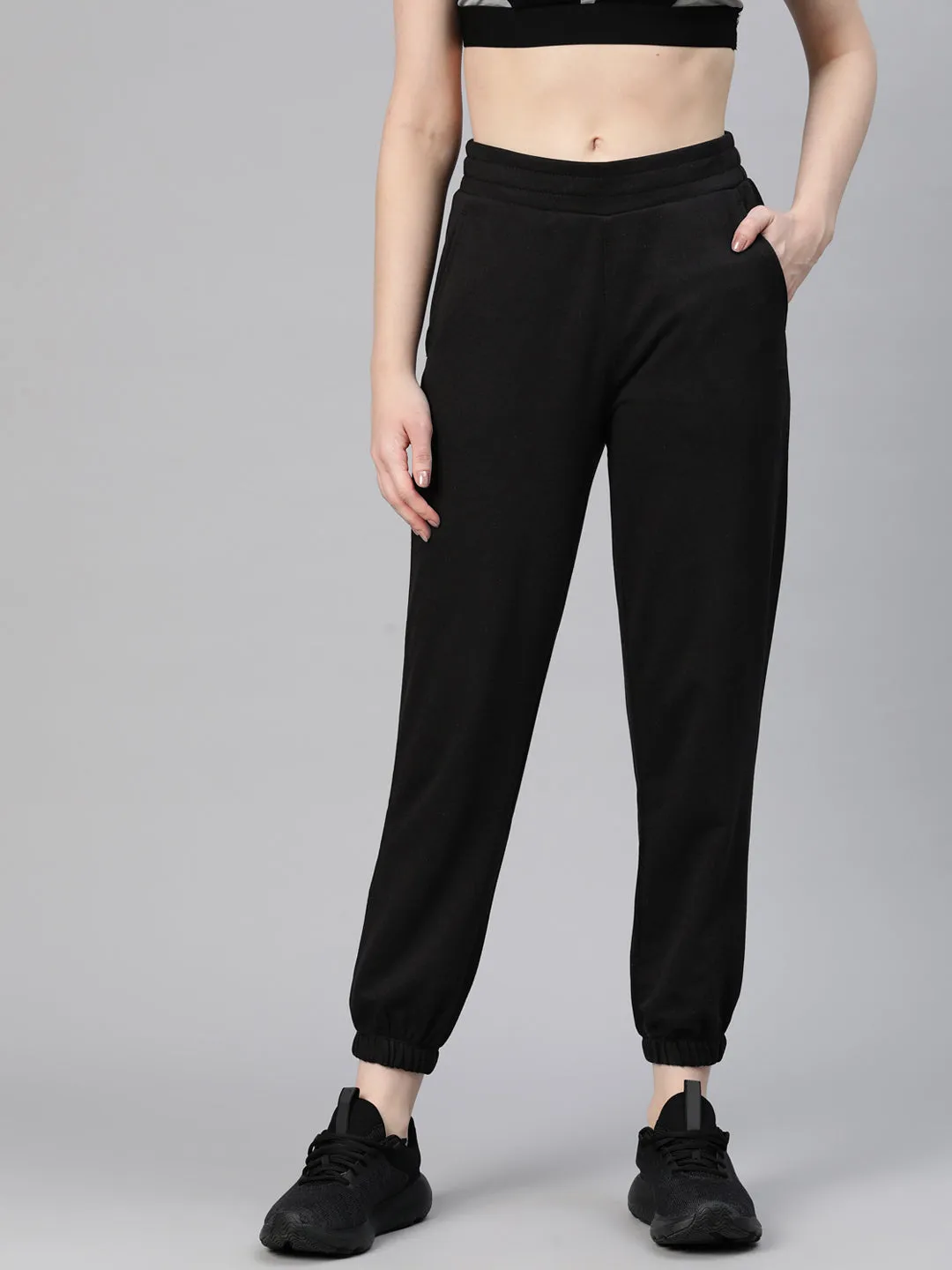 Alcis Women Solid Regular-Fit Joggers