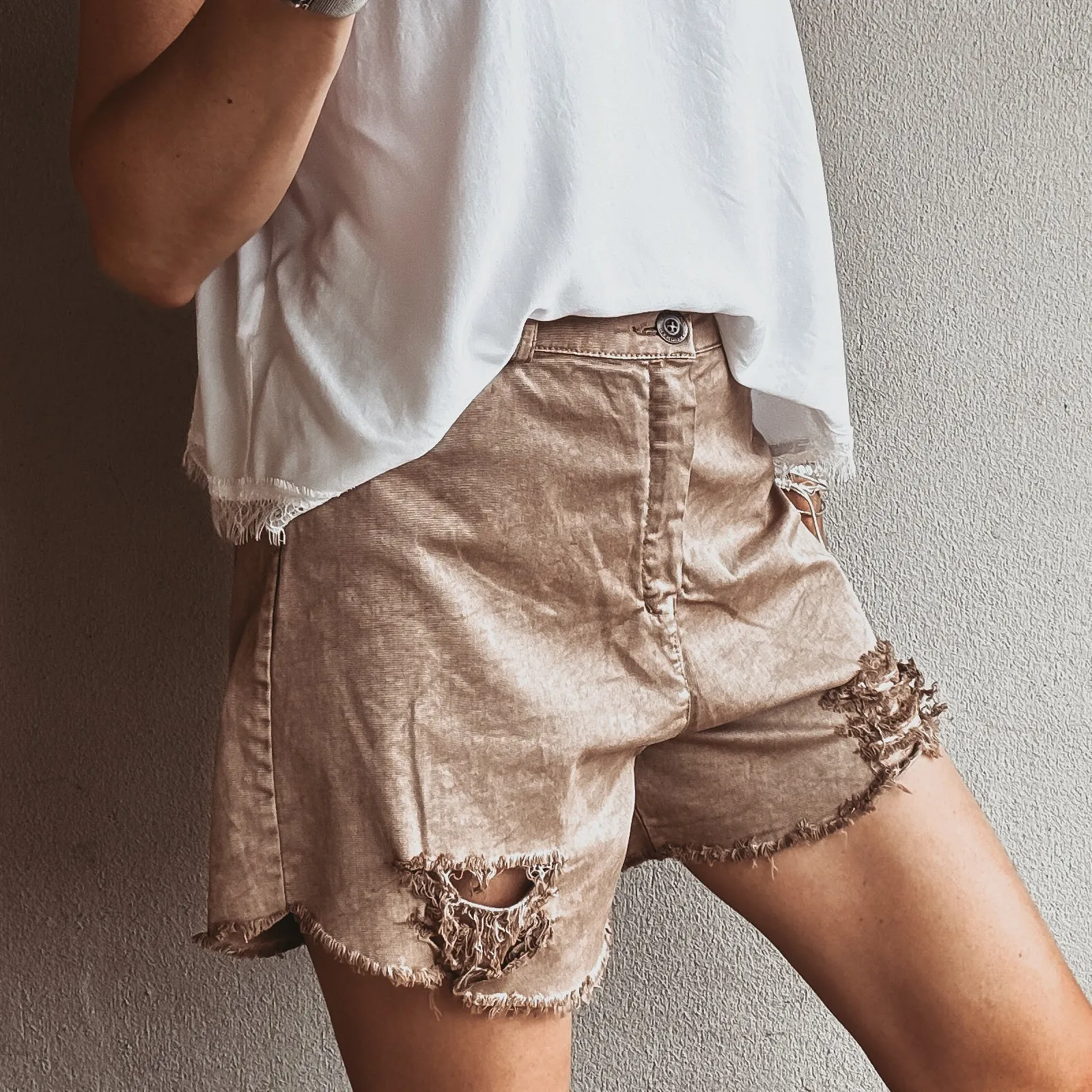 Distressed tan shorts *NEW*