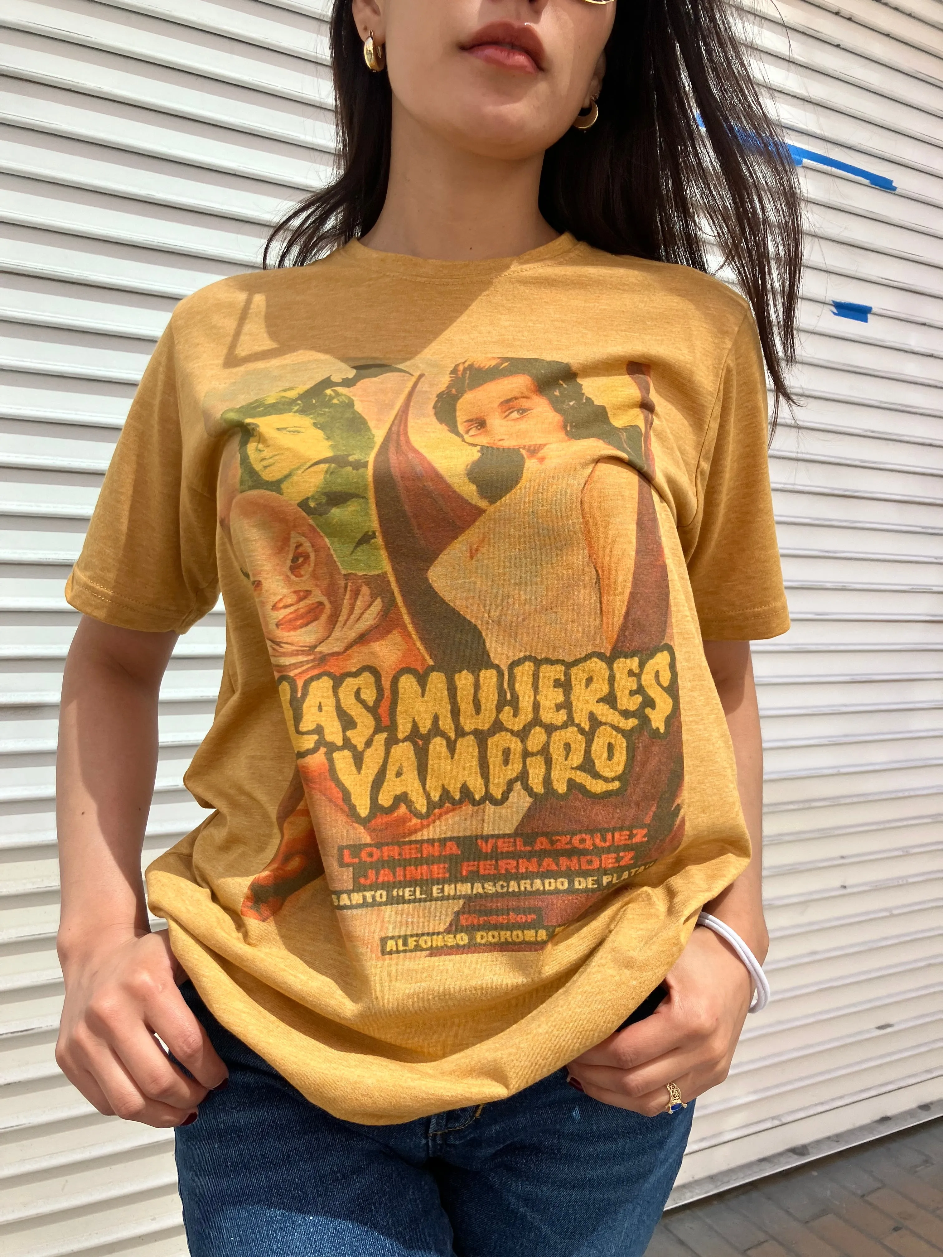 Las Mujeres Vampiros Graphic Design T-shirt