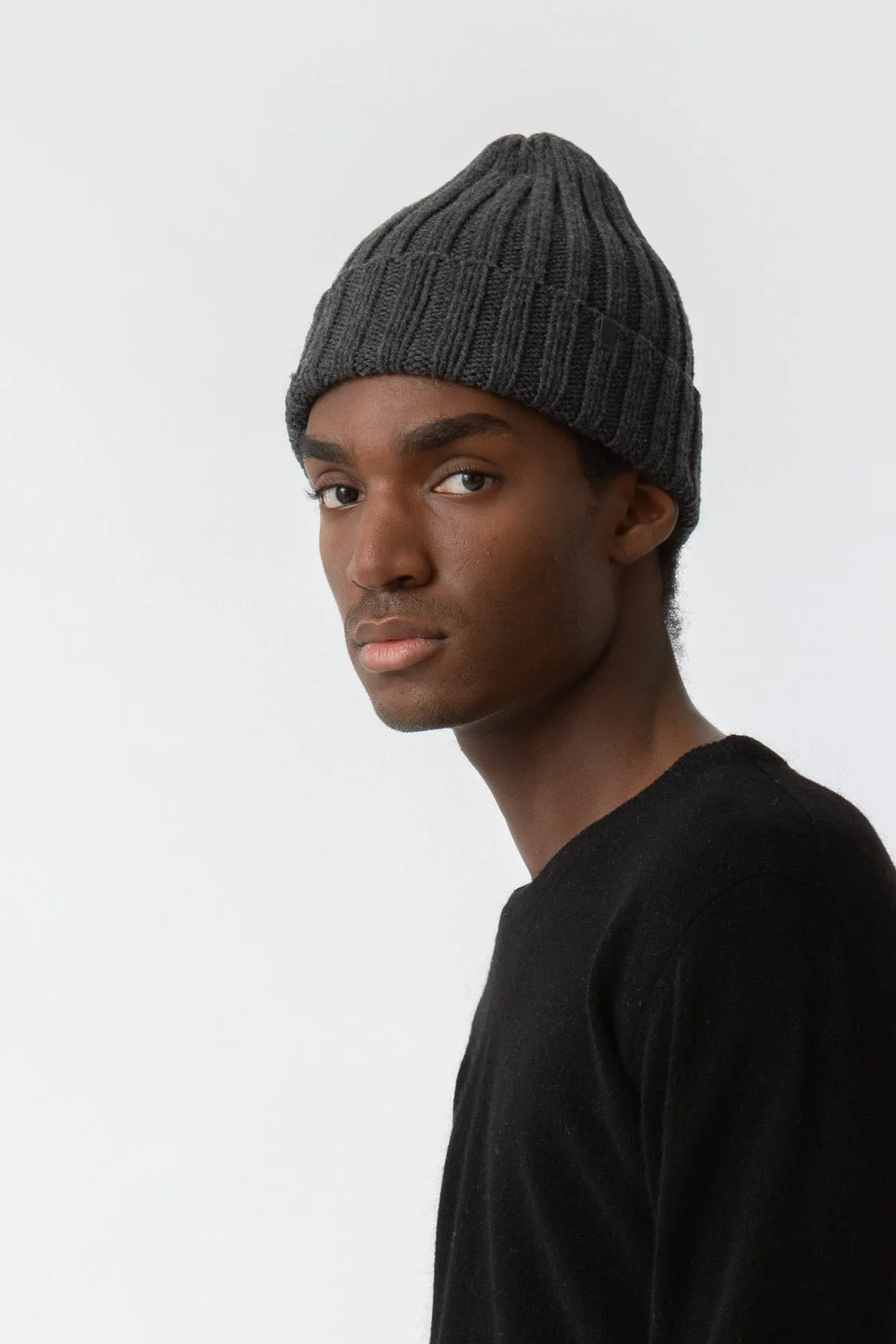 Merino Thick Rib Hat in Charcoal Grey