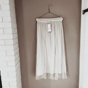 Paris TULLE skirt - vintage white