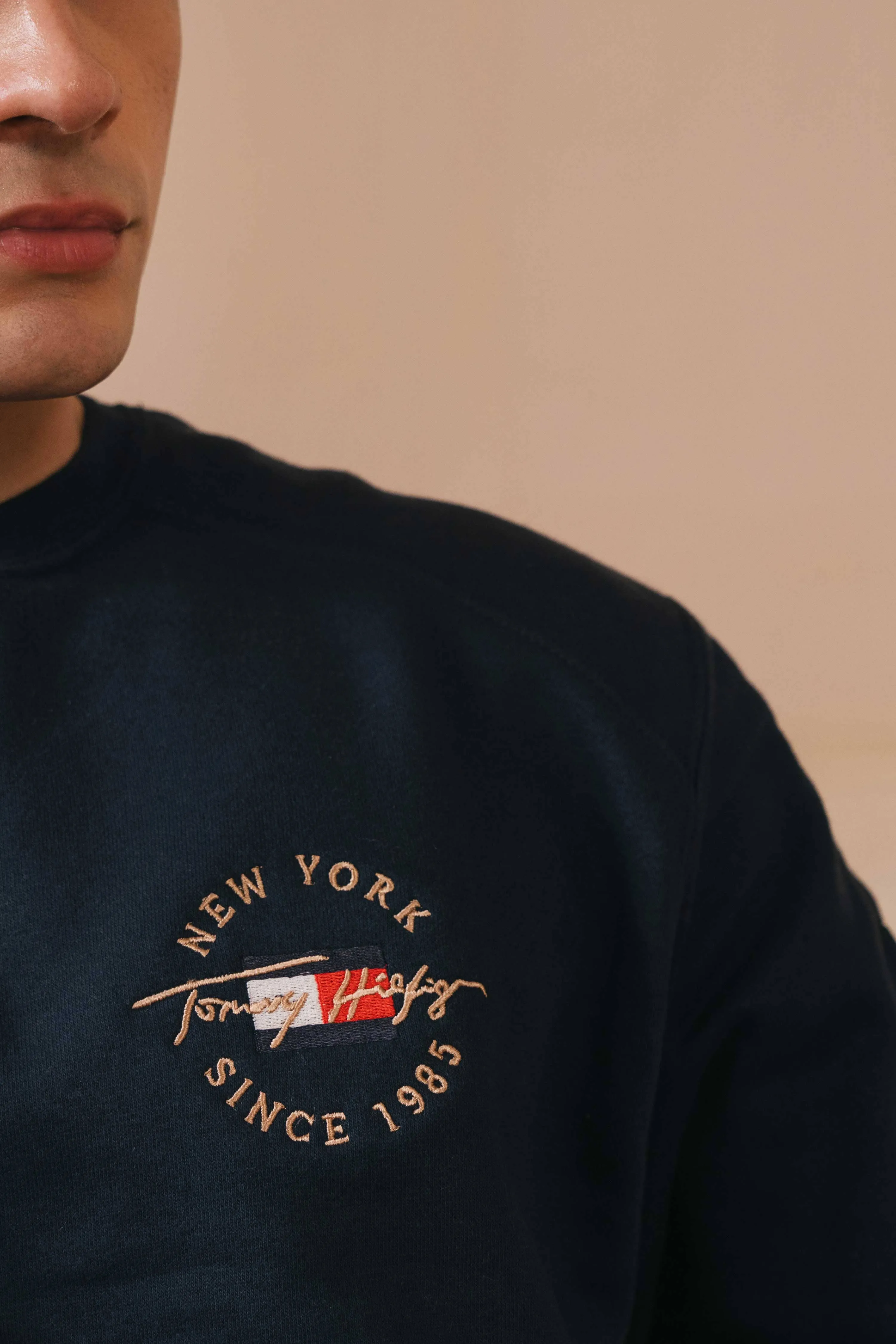 TMH Men's New York Logo Embroidered Long Sleeve Fleece Sweat Shirt